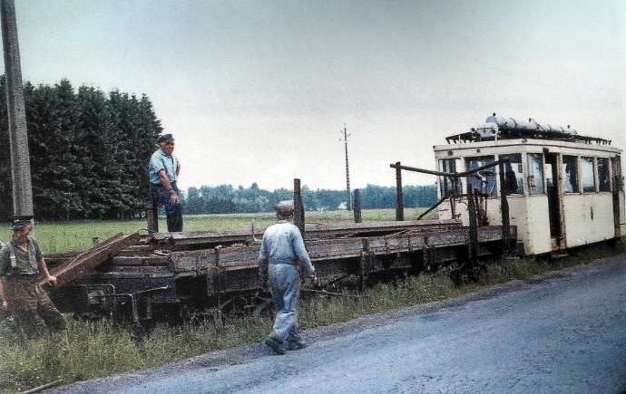 Autorail tracteur ART 123 sur la ligne Bastogne - Martelange pour le démontage de la ligne, 1966
